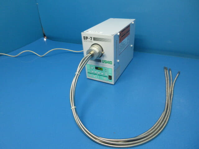 ｳｼｵ電機 UVｽﾎﾟｯﾄ光源 SP7-250DB