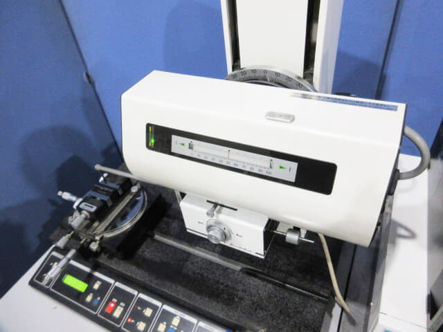 Kosaka Laboratory　Roughness and Contour Measuring Instrument