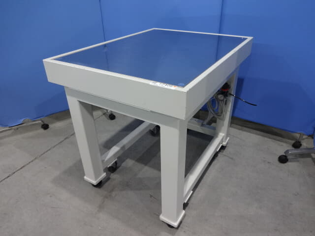特許機器 デスク型除振台中古 DHS-68