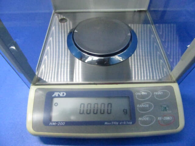 電子てんびん HM-200