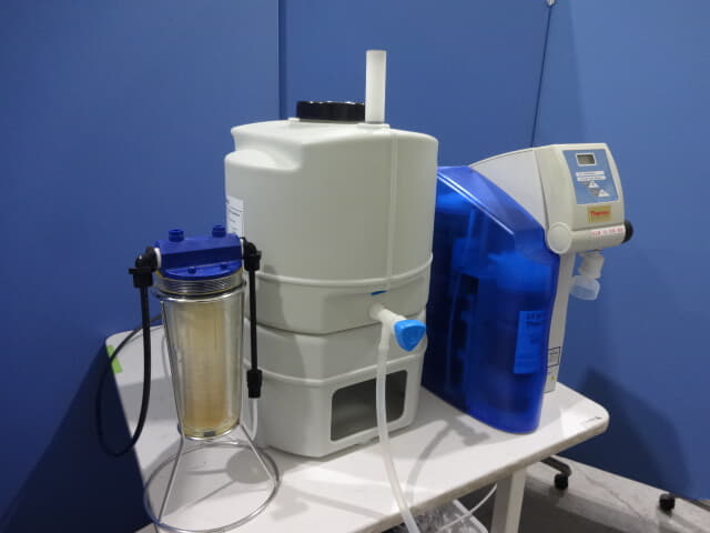 Thermo Scientific Direct-Tap Water Ultra-Pure Water System Smart2Pure 12 UV UF