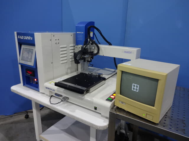 武蔵エンジニアリング 画像認識付卓上塗布ロボット中古 FAD320S