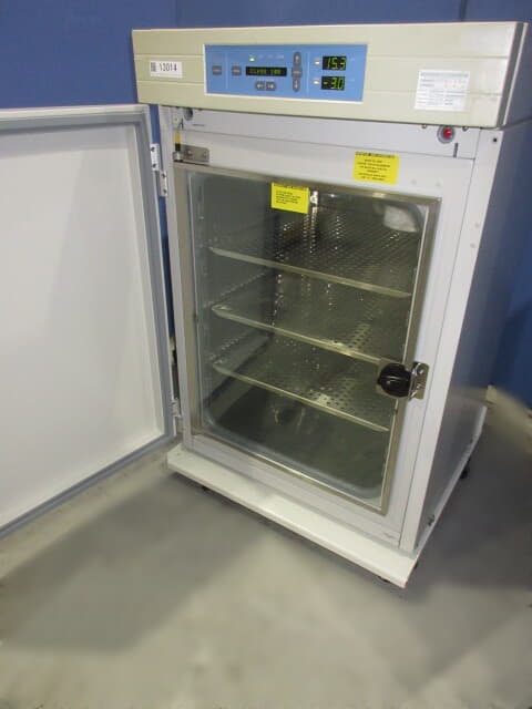 サーモフィッシャー CO2インキュベーター Forma series II 3110