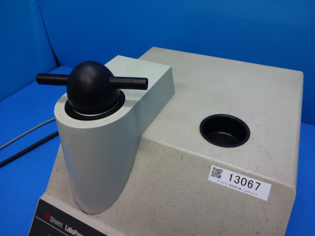 ストルアス 試料埋込機 LaboPress-3