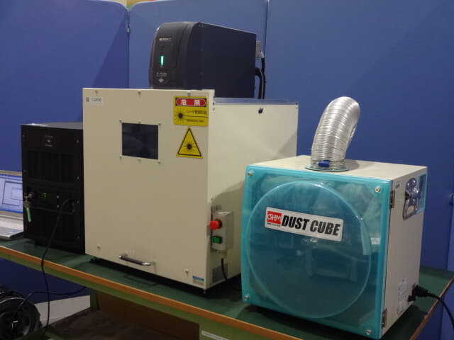 キーエンス 3-Axis YVO4レーザーマーカー中古 MD-V9920A