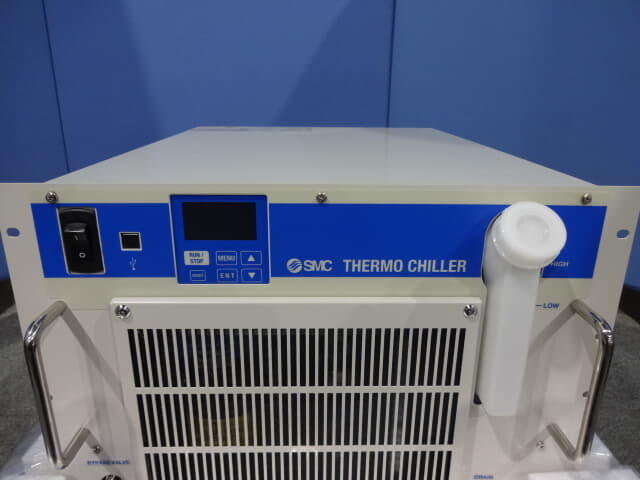 SMC 循環液温調装置ｻｰﾓﾁﾗｰ ﾗｯｸﾏｳﾝﾄ HRR018-A-20-MT 