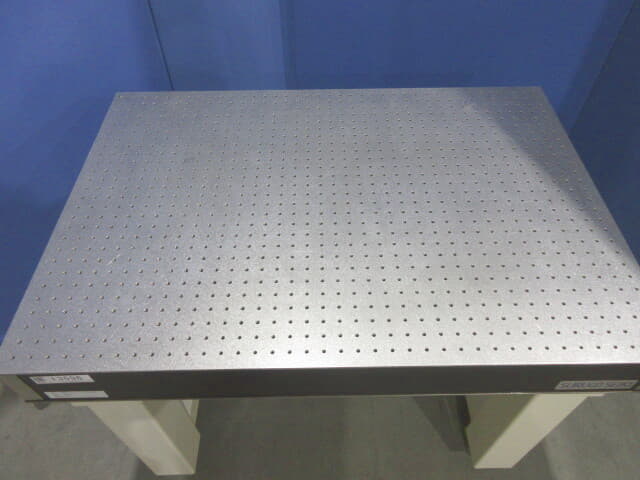 SURUGA SEIKI Air Spring Vibration Isolation Table J02-1007T